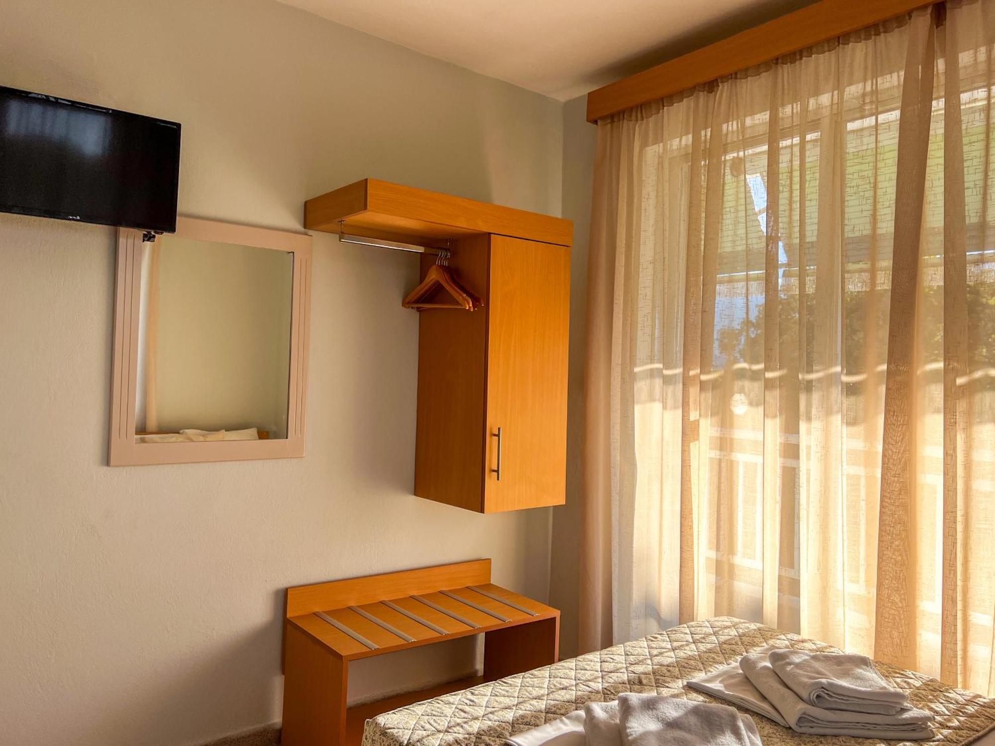Prado Apartment Hotel Limin Litochorou Екстериор снимка